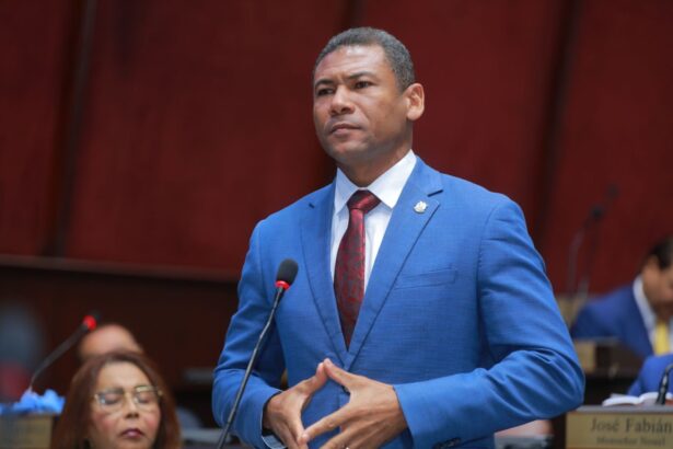 Fuerza del Pueblo exige indexación salarial en presupuesto 2026