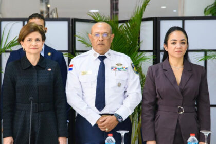 Gobierno despliega 27,000 policías por Navidad en República Dominicana