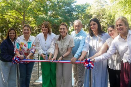 Inauguran el Puente Arcoíris en Santo Domingo para mascotas fallecidas