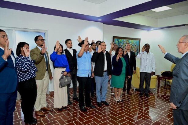 Danilo Medina jura a estructura del PCR que se suma al PLD