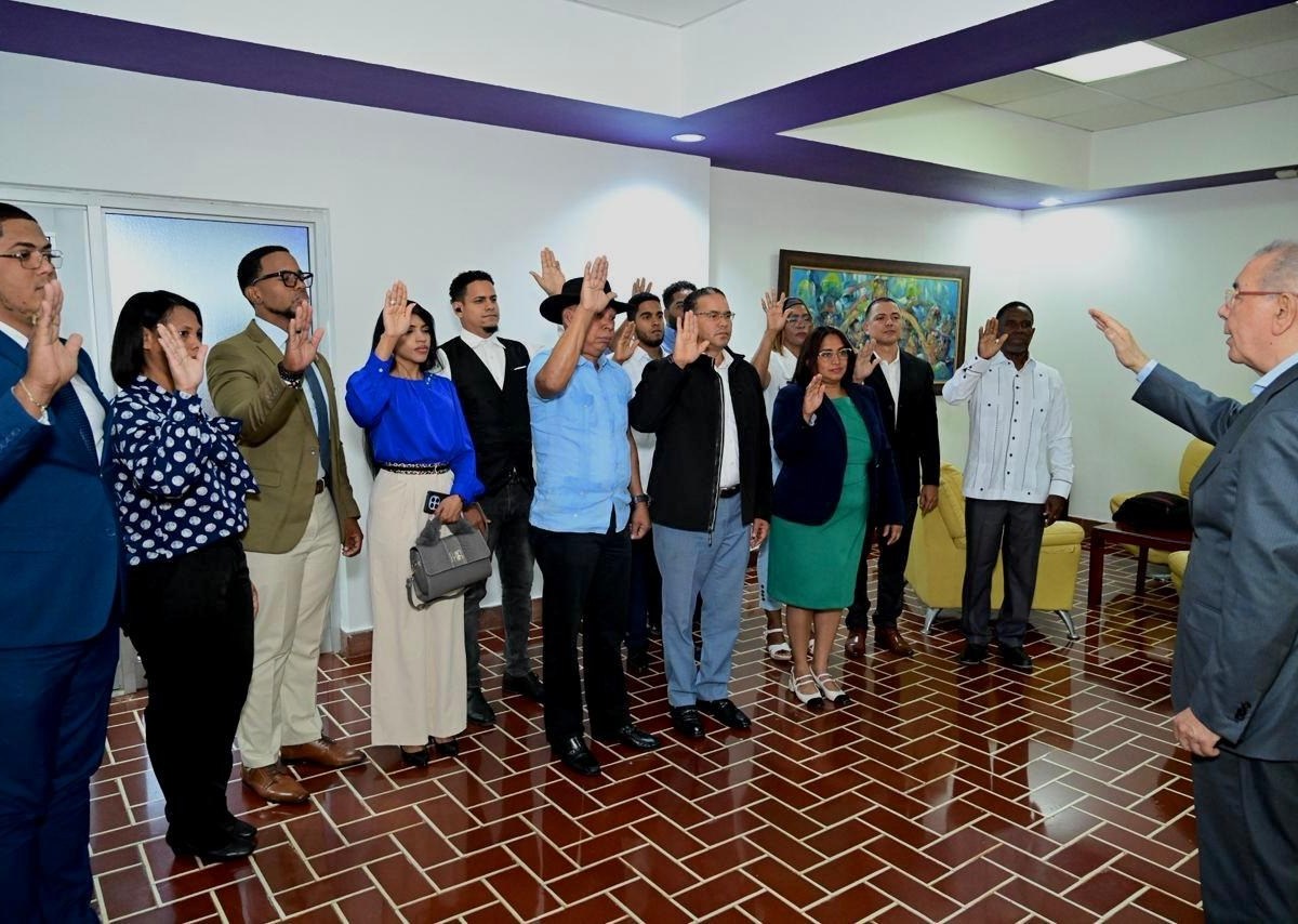 Danilo Medina jura a estructura del PCR que se suma al PLD