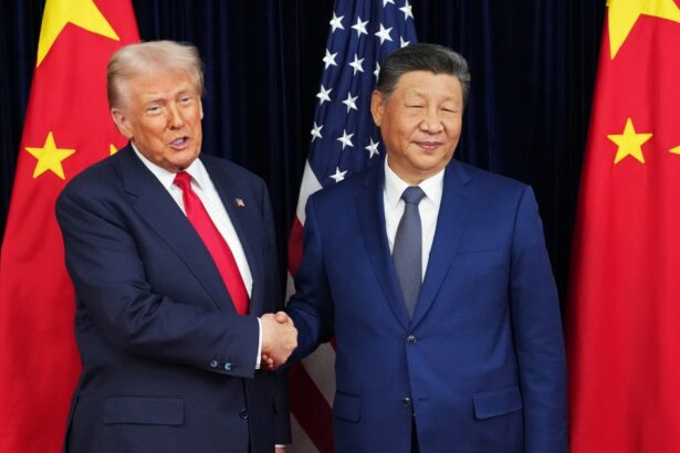 Trump pospone viaje a China por conflicto bélico con Irán