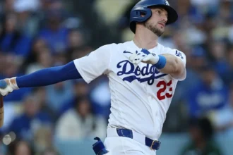 Tucker impulsa remontada y Dodgers vencen 5-4 a los Marlins