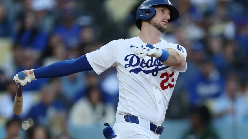 Tucker impulsa remontada y Dodgers vencen 5-4 a los Marlins