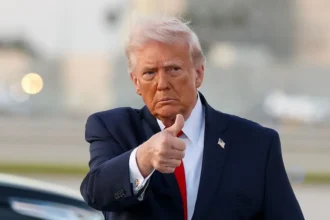 Cámara baja de EE UU rechaza limitar poderes bélicos de Trump