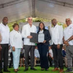 Gobierno de Abinader entrega 163 mil títulos de propiedad en RD