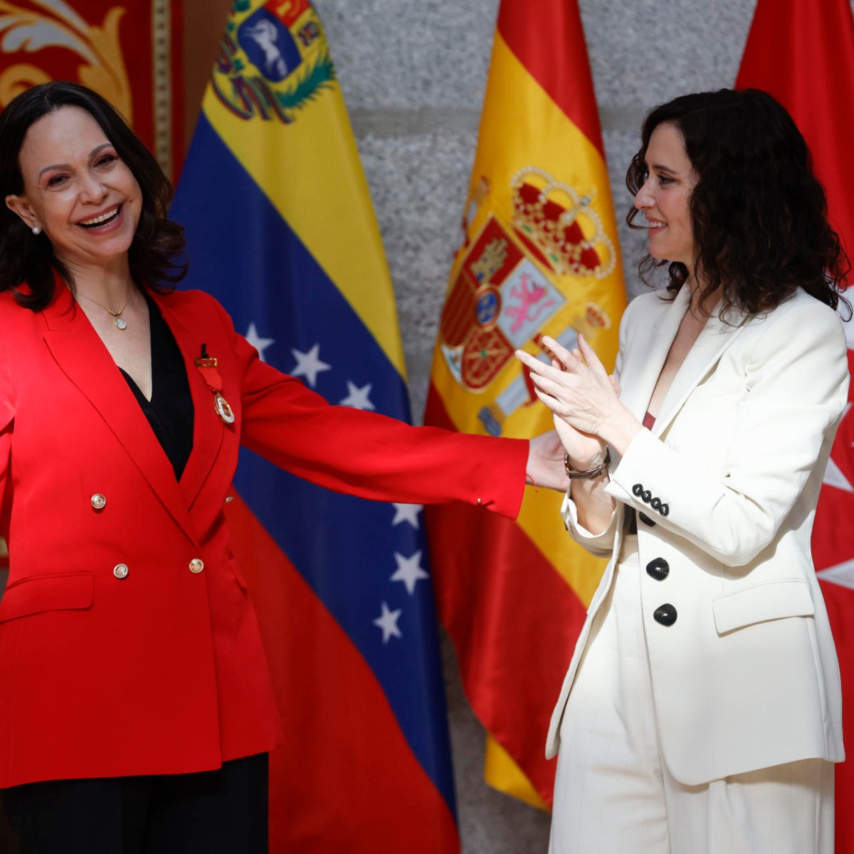 María Corina Machado recibe Medalla de Oro en Madrid ante miles