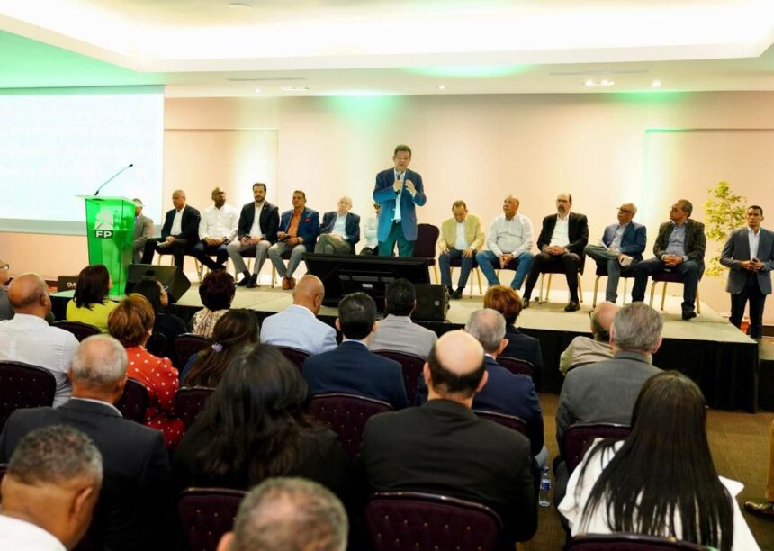 Leonel Fernández refuerza Fuerza del Pueblo rumbo a 2028