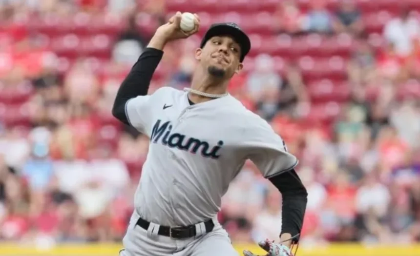 Eury Pérez crece en Marlins con guía de Sandy Alcántara