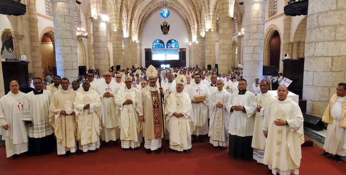 Sacerdotes de Santo Domingo renuevan promesas en Misa Crismal