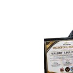 Walddy Lina Polanco recibe el Micrófono Dorado en Colombia