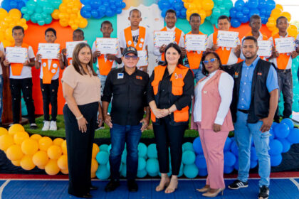 Dajabón gradúa a 100 jóvenes en prevención de violencia y embarazo
