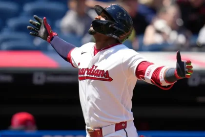 Ángel Martínez y Gavin Sheets, Jugadores de la Semana en MLB