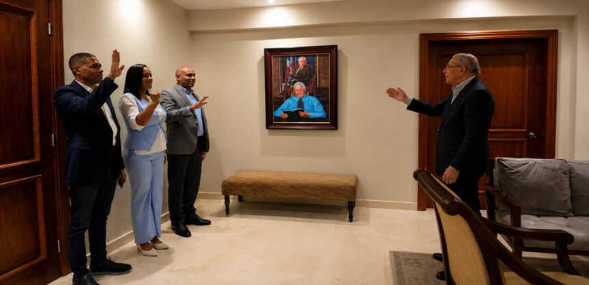Danilo Medina juramenta exdirigentes de Fuerza del Pueblo al PLD