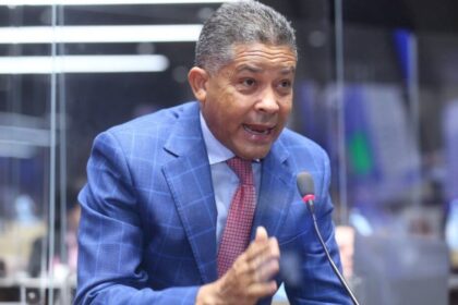 Eugenio Cedeño pide a Abinader evitar crisis interna en el PRM
