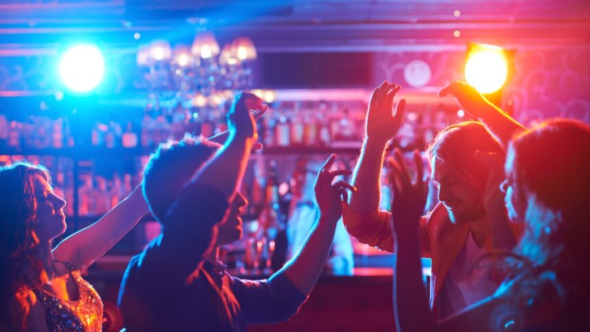Nueva York elimina licencia obligatoria para baile en bares y restaurantes