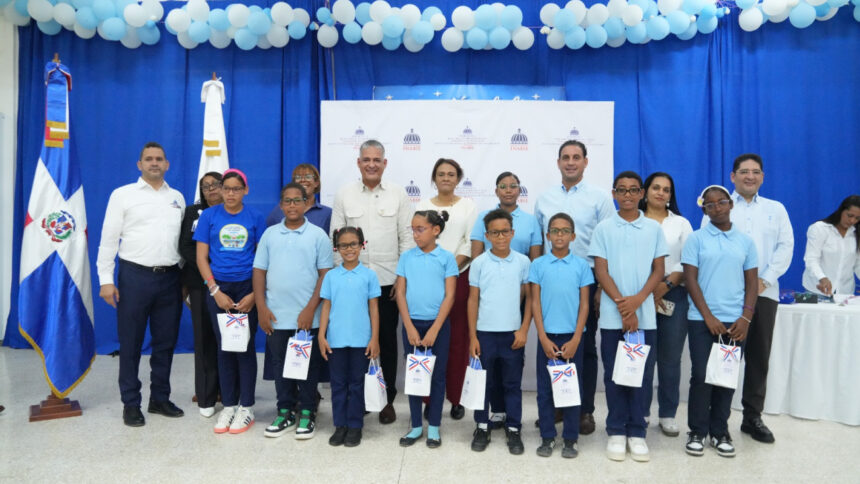 INABIE entrega lentes gratuitos a 81 estudiantes en Samaná