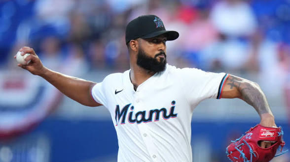 Sandy Alcántara lidera triunfo de Marlins y frena mala racha