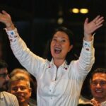 Keiko Fujimori lidera ajustada segunda vuelta en Perú con 98% de actas