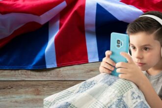 Reino Unido prohibirá redes sociales a menores de 16 años