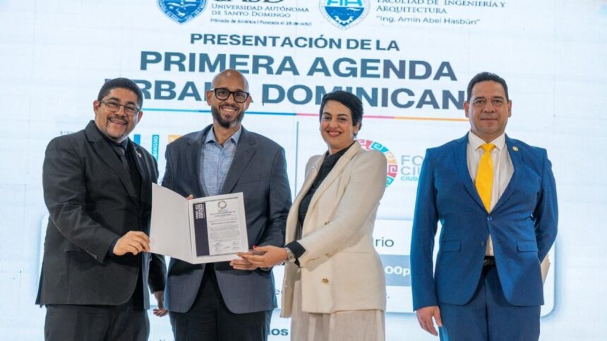 Alcalde de Nagua es premiado por gestión urbana y social