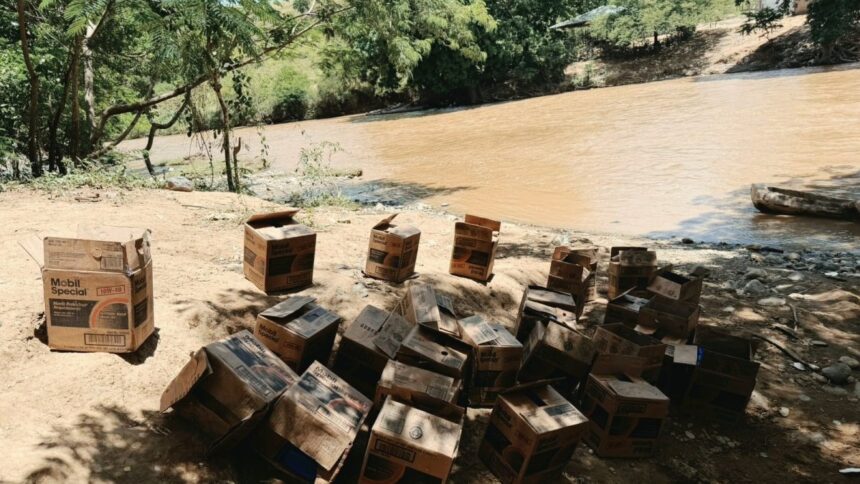 Incautan aceite de motor haitiano de contrabando en Elías Piña