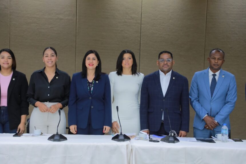 Diputados analizan Ley "Déjala Ir" contra violencia de género