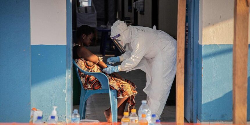 OMS alerta: falta de fondos y conflicto agravan brote de ébola en RDC