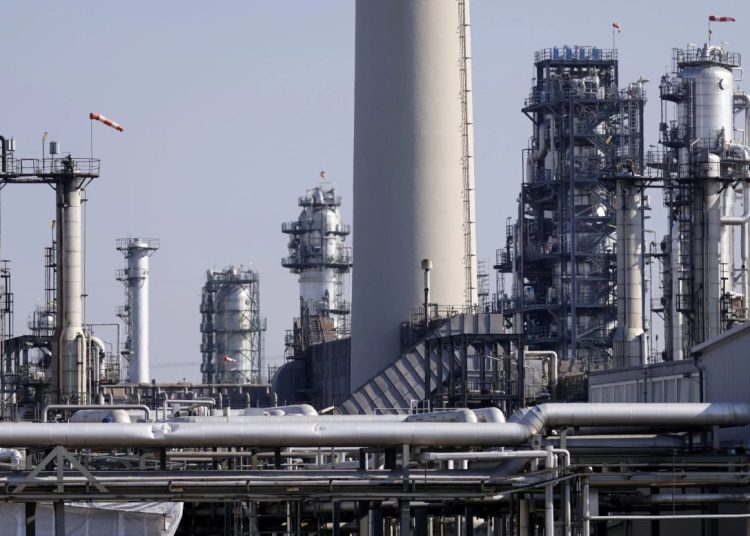 Petróleo WTI cae a US$67.56 tras avances entre EE.UU. e Irán